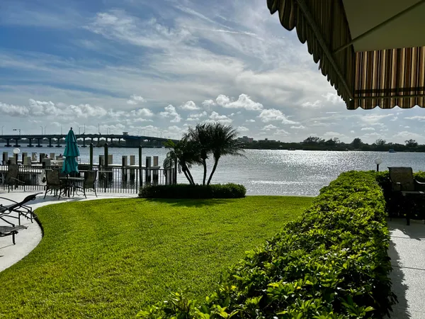 $3,000 | 2840 South Ocean Boulevard, Unit 2210, Palm Beach, FL 33480