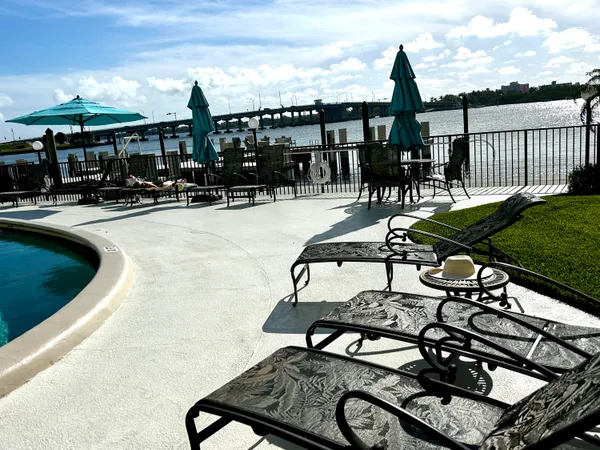 $3,000 | 2840 South Ocean Boulevard, Unit 2210, Palm Beach, FL 33480