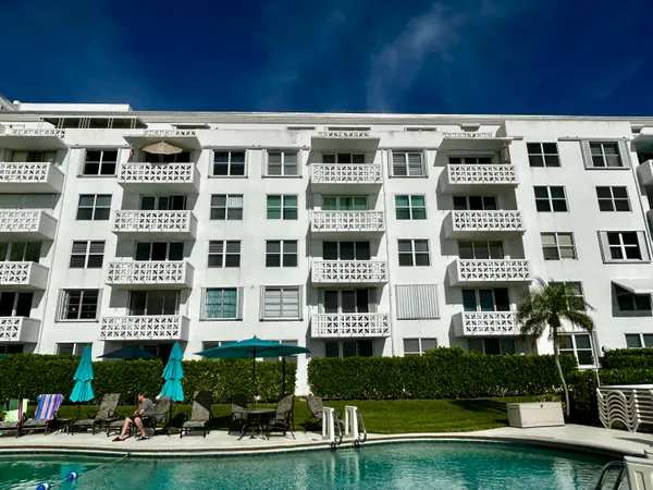 $3,000 | 2840 South Ocean Boulevard, Unit 2210, Palm Beach, FL 33480