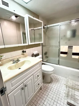 $3,000 | 2840 South Ocean Boulevard, Unit 2210, Palm Beach, FL 33480