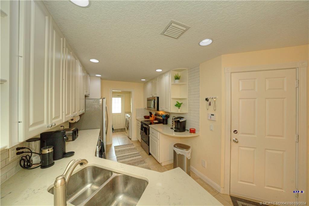 3073 East Community Drive Jupiter, FL 33458 - Photo 14 of 85
