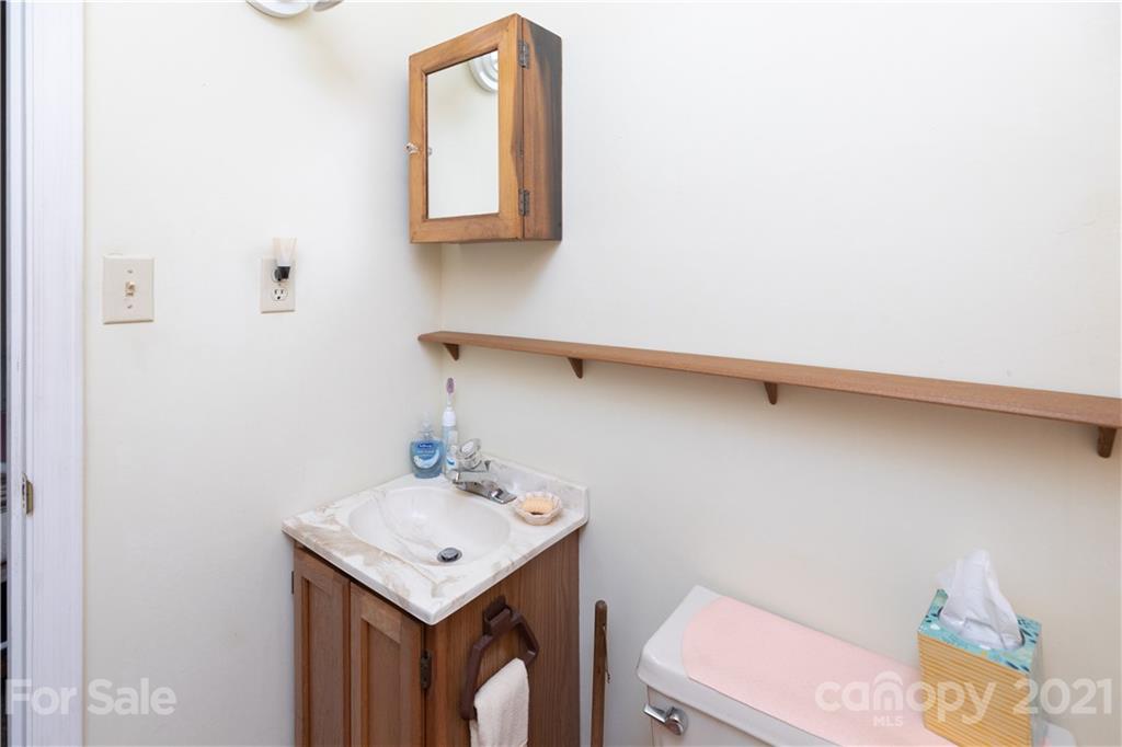 11 Friendfield Court Fort Mill, SC 29715 - Photo 14 of 32 a bathroom with a sink and a toilet