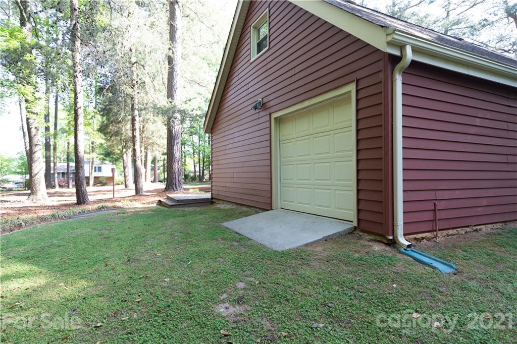 11 Friendfield Court Fort Mill, SC 29715 - Photo 27 of 32 a view of outdoor space and yard