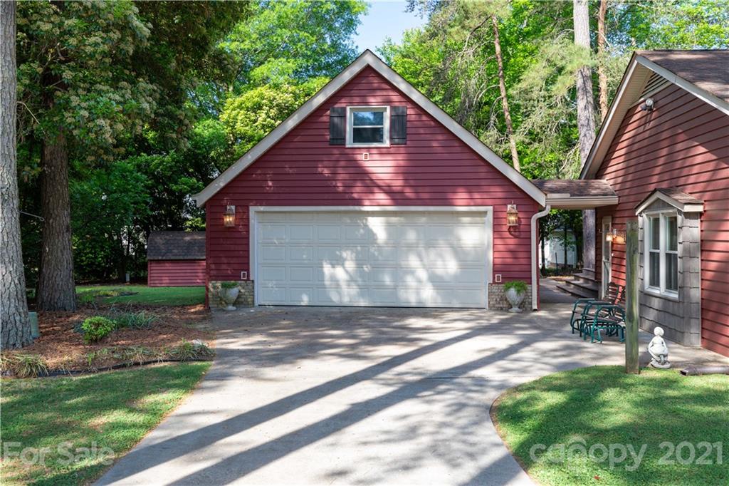 11 Friendfield Court Fort Mill, SC 29715 - Photo 28 of 32 a view of a house with a yard