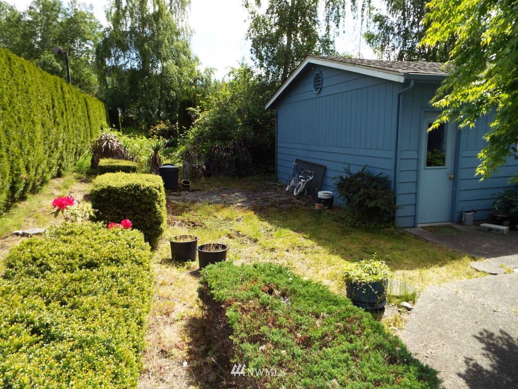 23622 North Lake Circle Bothell, WA 98021 - Photo 11 of 21