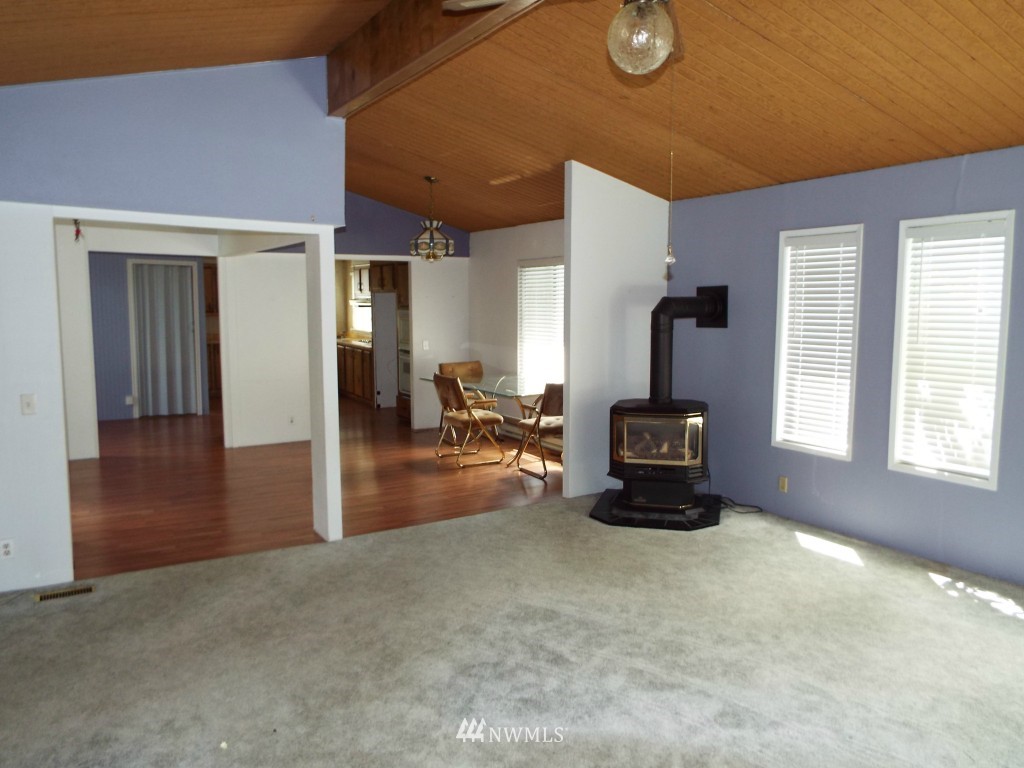 23622 North Lake Circle Bothell, WA 98021 - Photo 16 of 21