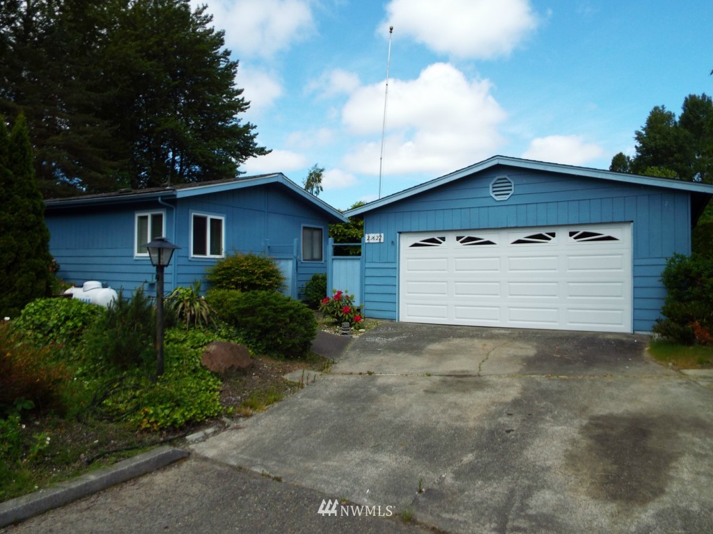 23622 North Lake Circle Bothell, WA 98021 - Photo 4 of 21