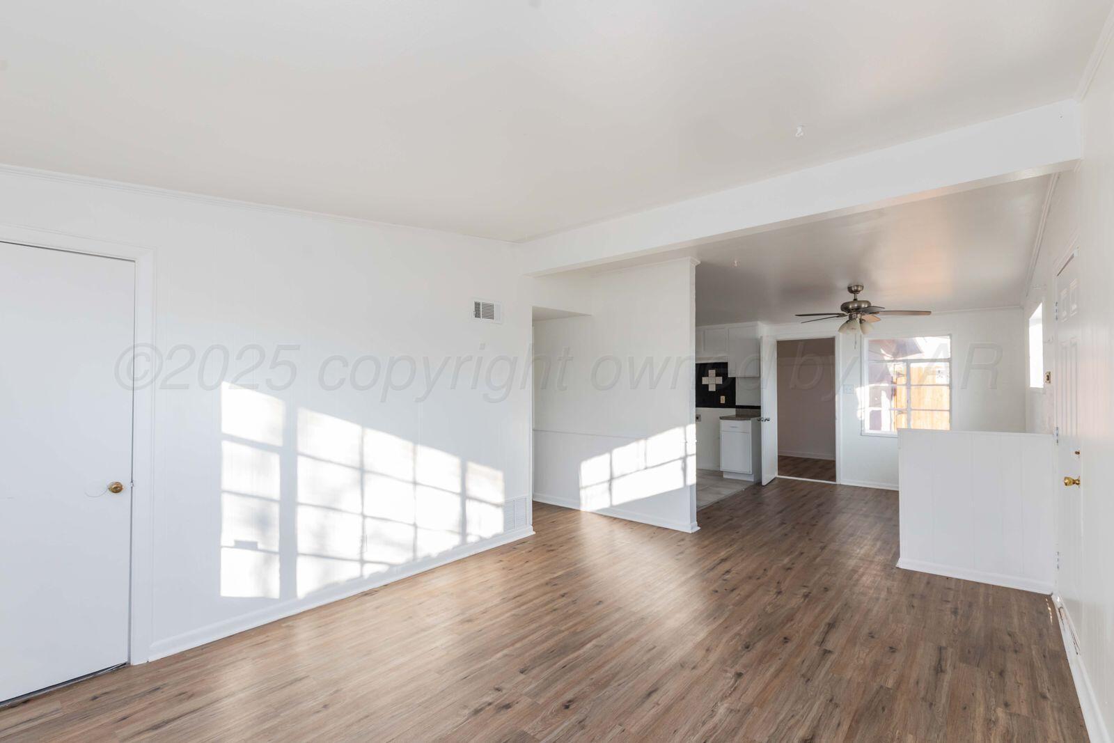 4412 South Hughes Street Amarillo, TX 79110 - Photo 3 of 19 LIVING VIEW 2