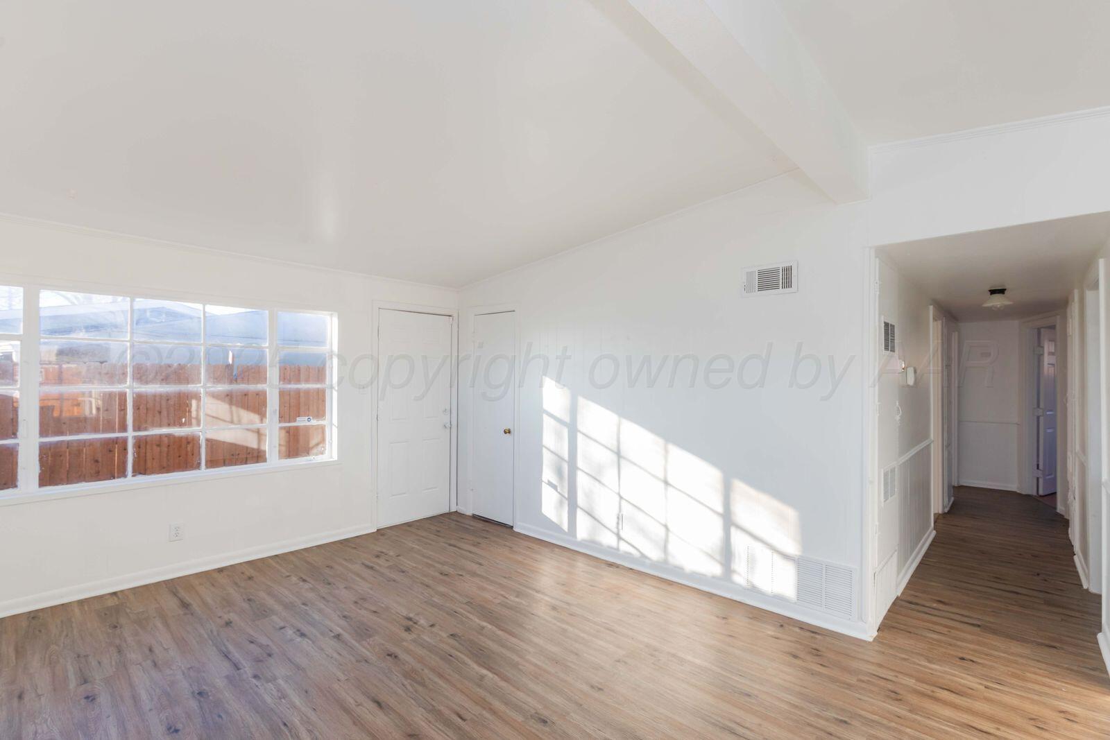 4412 South Hughes Street Amarillo, TX 79110 - Photo 4 of 19 LIVING VIEW 3