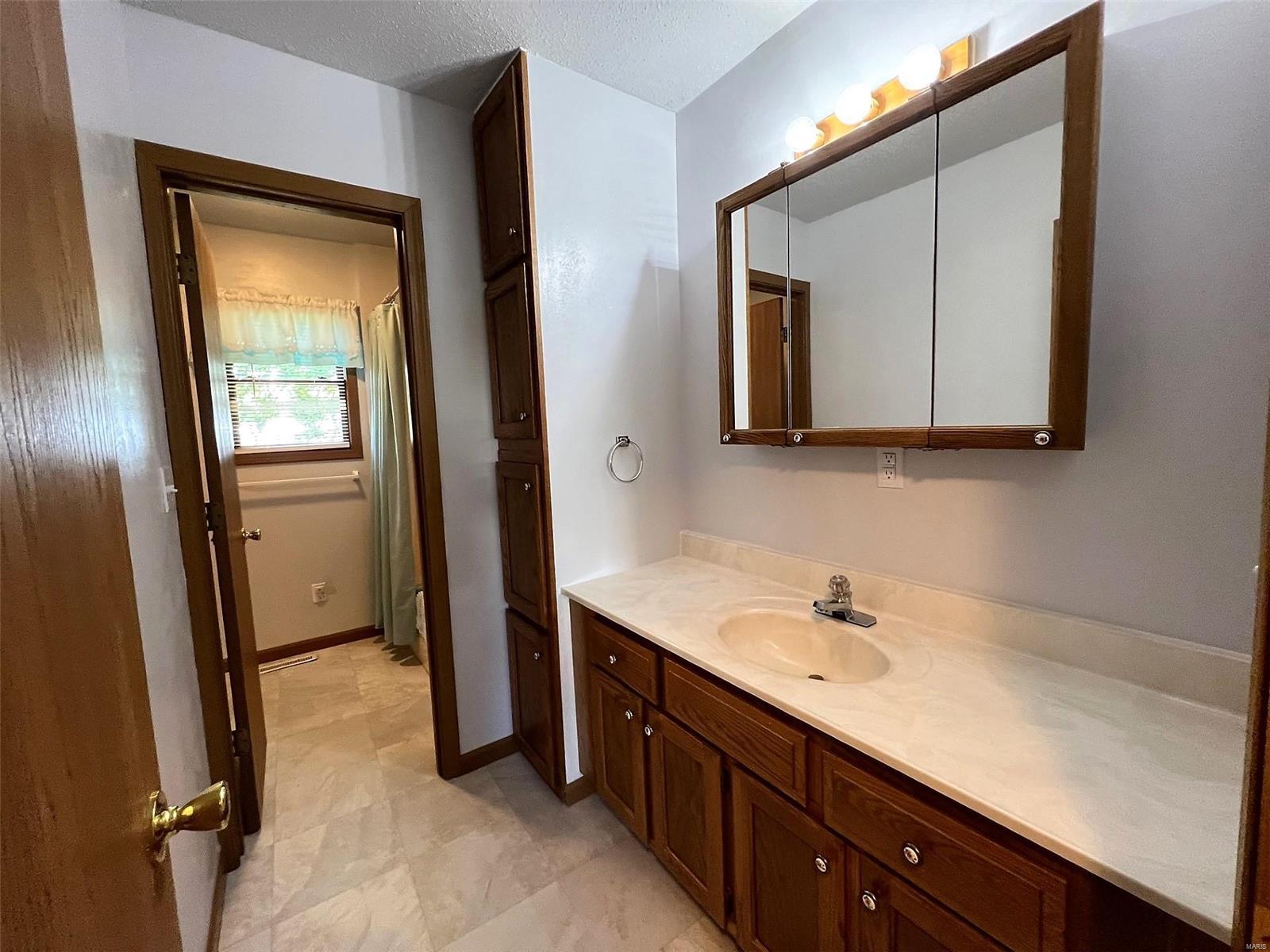 512 Walker Street Vandalia, IL 62471 - Photo 14 of 16