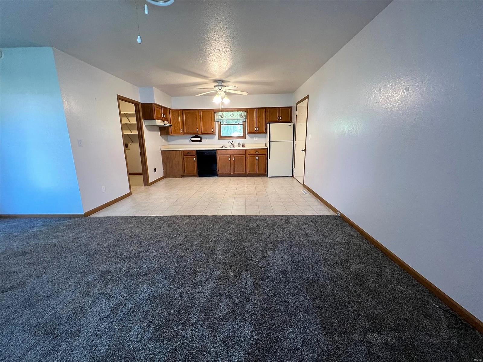 512 Walker Street Vandalia, IL 62471 - Photo 3 of 16