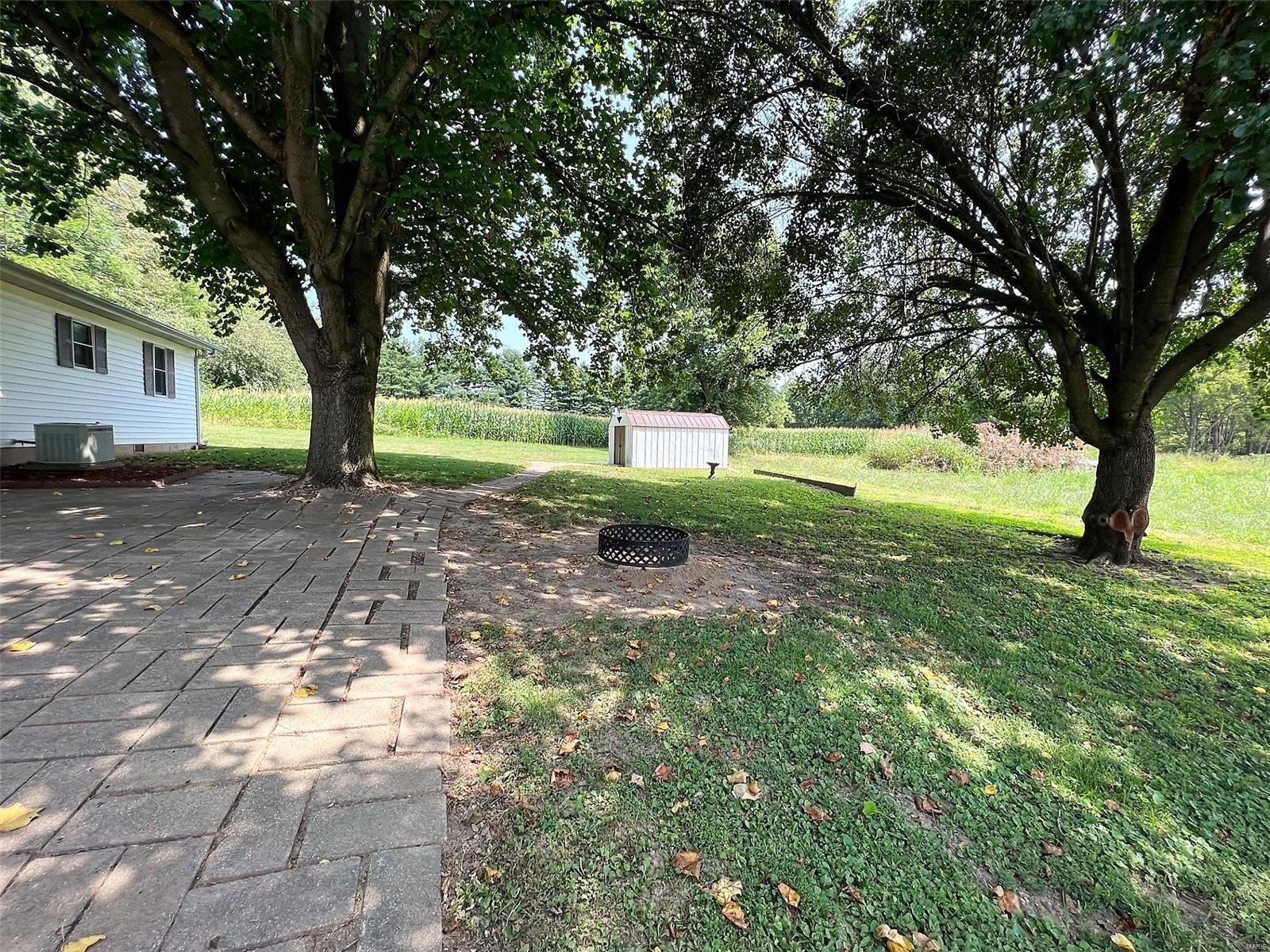 512 Walker Street Vandalia, IL 62471 - Photo 6 of 16