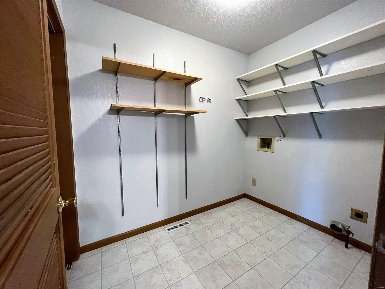 512 Walker Street Vandalia, IL 62471 - Photo 7 of 16