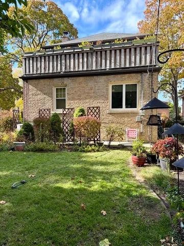 $630,000 | 7433 North Washtenaw Avenue, Chicago, IL 60645