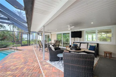 $850,000 | 989 East Valley Drive, Bonita Springs, FL 34134