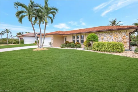 $850,000 | 989 East Valley Drive, Bonita Springs, FL 34134