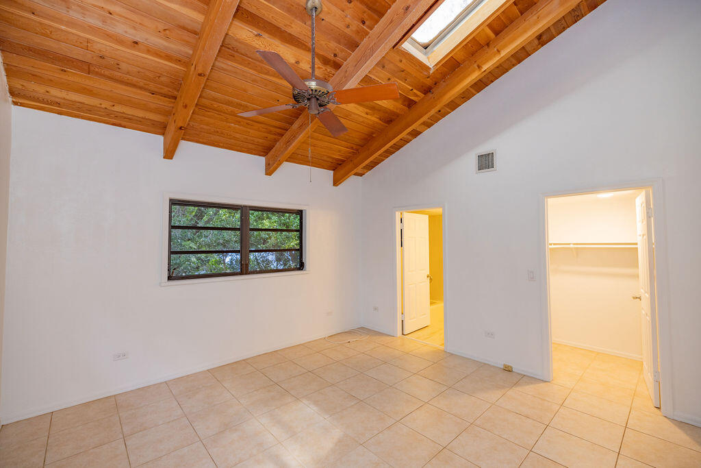 20 Park Road Islamorada, FL 33036 - Photo 11 of 37 a view of an empty room