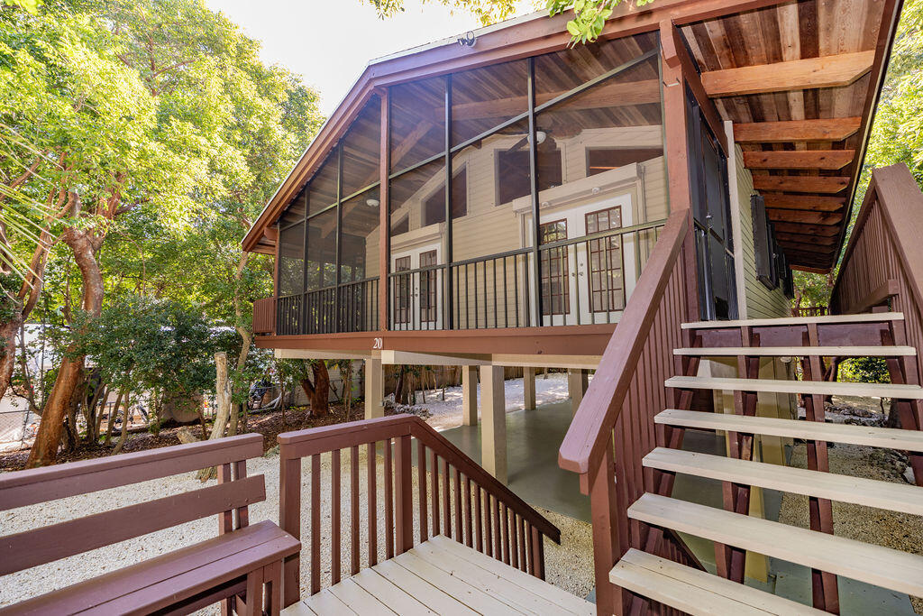 20 Park Road Islamorada, FL 33036 - Photo 24 of 37 a view of a house with a deck