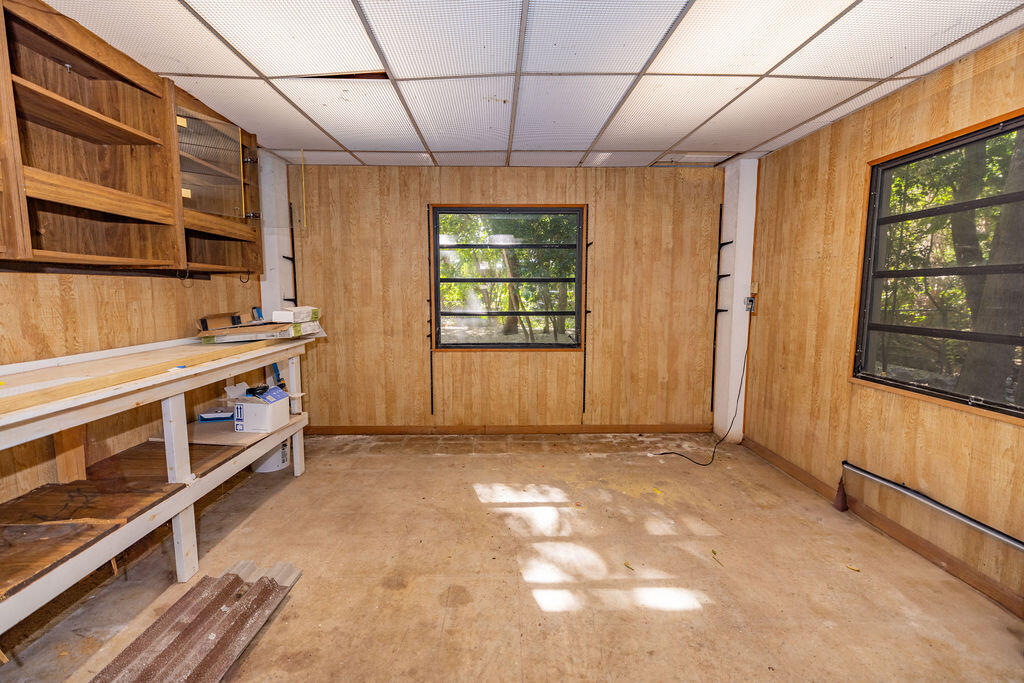 20 Park Road Islamorada, FL 33036 - Photo 29 of 37 a view of an empty room with a window