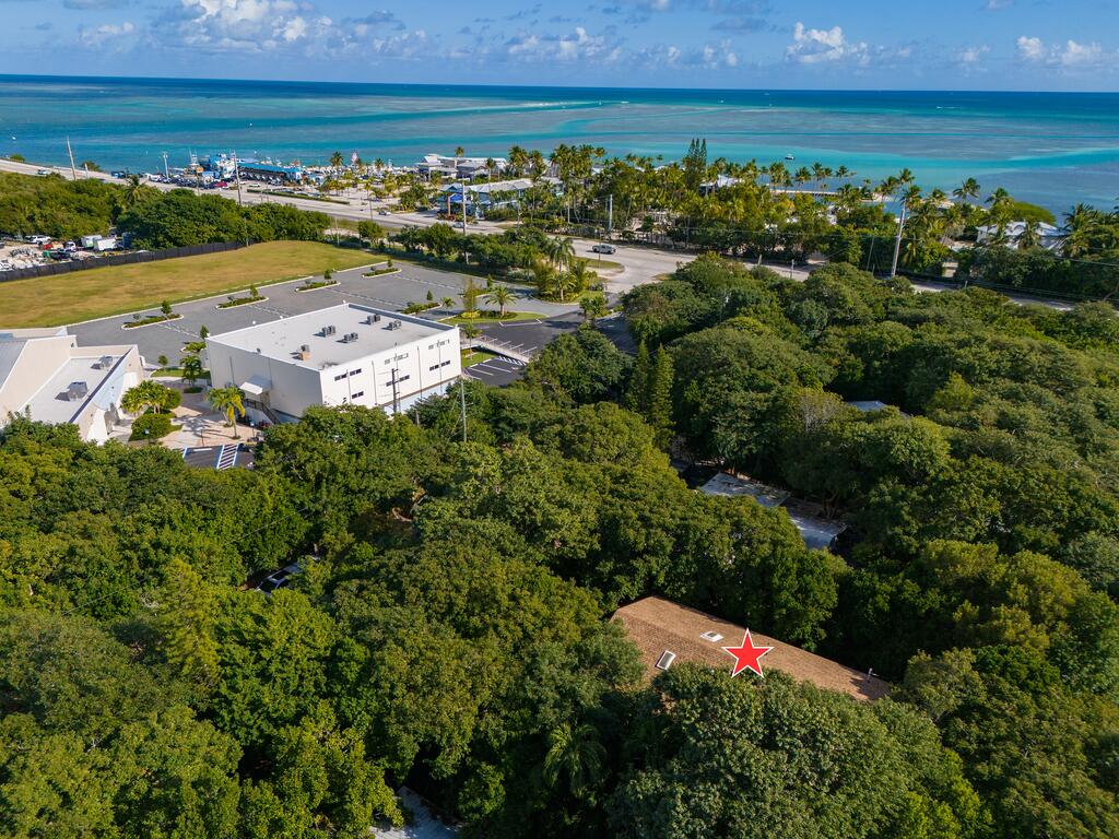 20 Park Road Islamorada, FL 33036 - Photo 32 of 37 a picture of city view with ocean view