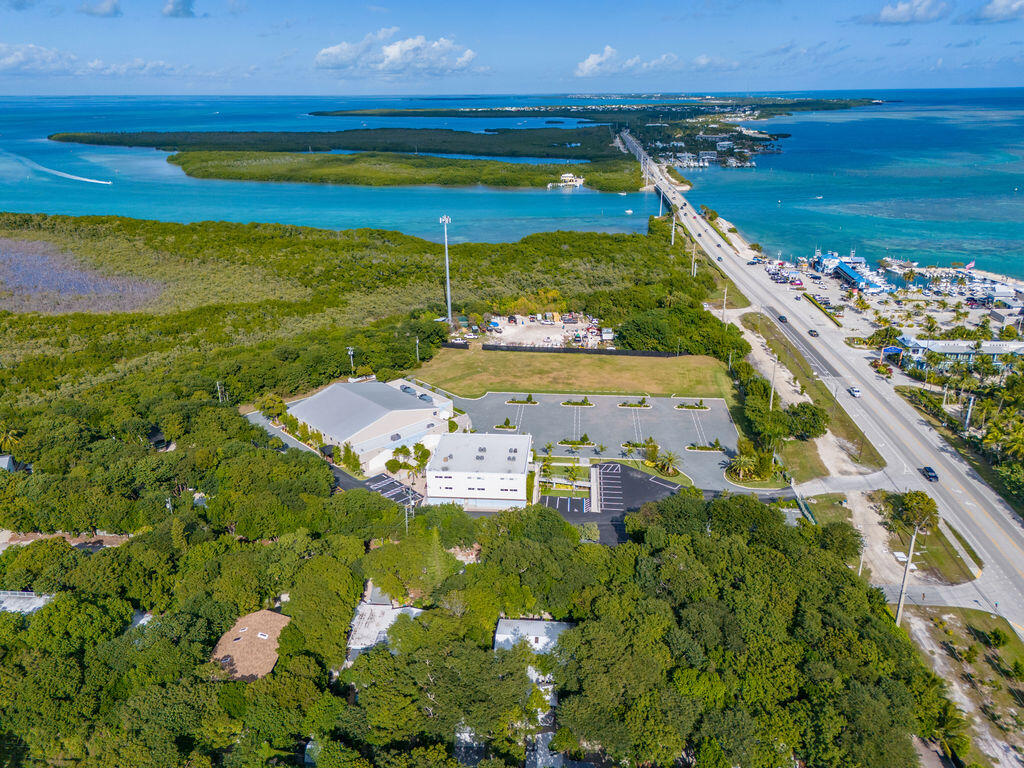 20 Park Road Islamorada, FL 33036 - Photo 34 of 37 a view of a city