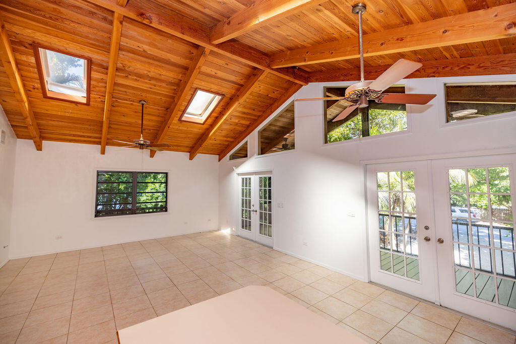 20 Park Road Islamorada, FL 33036 - Photo 5 of 37 a view of a porch