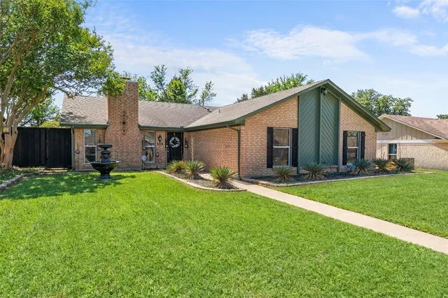 $349,000 | 508 Danny Drive, DeSoto, TX 75115