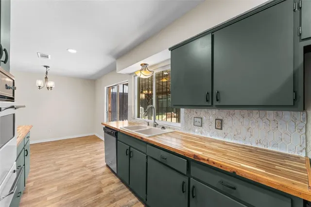 $349,000 | 508 Danny Drive, DeSoto, TX 75115