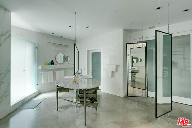 $8,888,000 | 24341 Bridle Trail Road, Hidden Hills, CA 91302