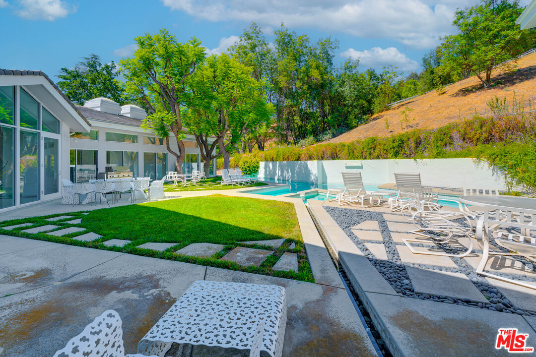 24341 Bridle Trail Road Hidden Hills, CA 91302 - Photo 28 of 36
