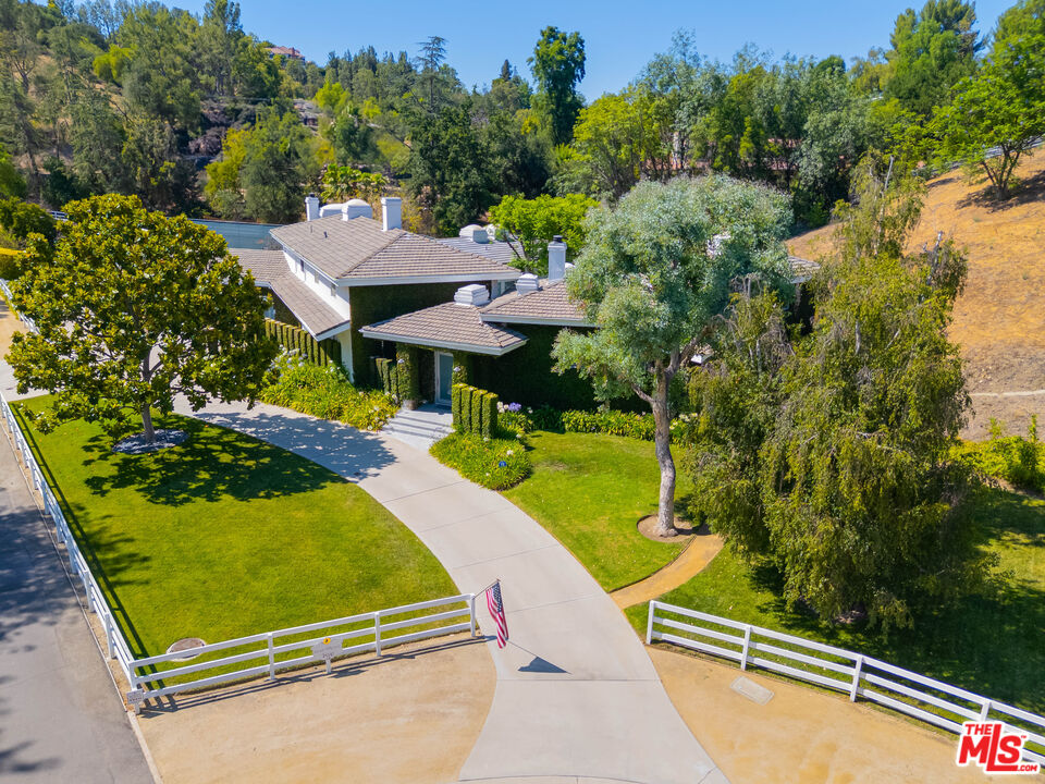 24341 Bridle Trail Road Hidden Hills, CA 91302 - Photo 32 of 36
