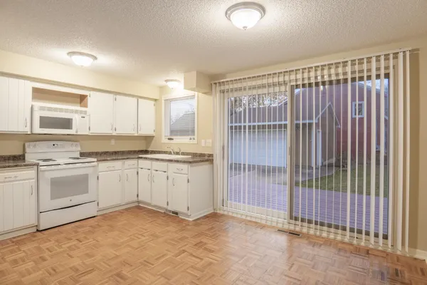 $269,900 | 38 Winona Street West, St. Paul, MN 55107