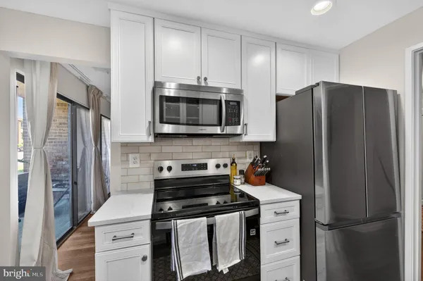 $320,000 | 517 Florida Avenue, Unit T4, Herndon, VA 20170