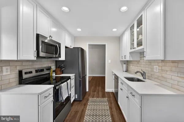 $320,000 | 517 Florida Avenue, Unit T4, Herndon, VA 20170