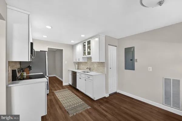 $320,000 | 517 Florida Avenue, Unit T4, Herndon, VA 20170