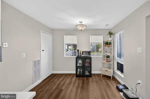 $320,000 | 517 Florida Avenue, Unit T4, Herndon, VA 20170