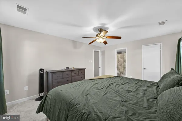 $320,000 | 517 Florida Avenue, Unit T4, Herndon, VA 20170