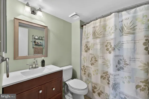 $320,000 | 517 Florida Avenue, Unit T4, Herndon, VA 20170