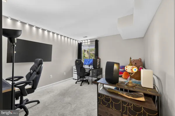 $320,000 | 517 Florida Avenue, Unit T4, Herndon, VA 20170