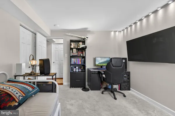 $320,000 | 517 Florida Avenue, Unit T4, Herndon, VA 20170