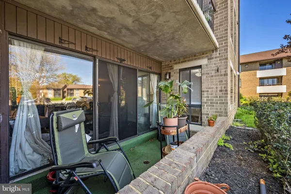 $320,000 | 517 Florida Avenue, Unit T4, Herndon, VA 20170