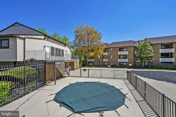 $320,000 | 517 Florida Avenue, Unit T4, Herndon, VA 20170