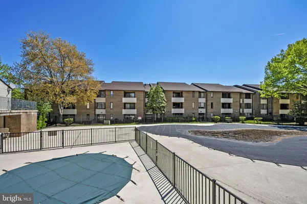 $320,000 | 517 Florida Avenue, Unit T4, Herndon, VA 20170