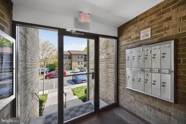 $320,000 | 517 Florida Avenue, Unit T4, Herndon, VA 20170