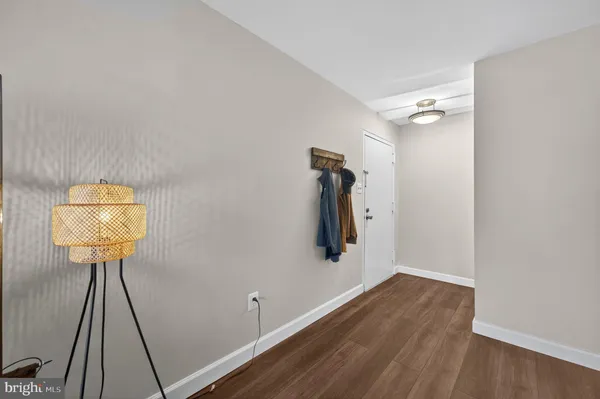$320,000 | 517 Florida Avenue, Unit T4, Herndon, VA 20170