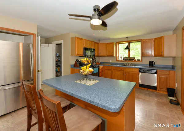 $359,900 | 215 White Birch Drive, Southbury, CT 06488