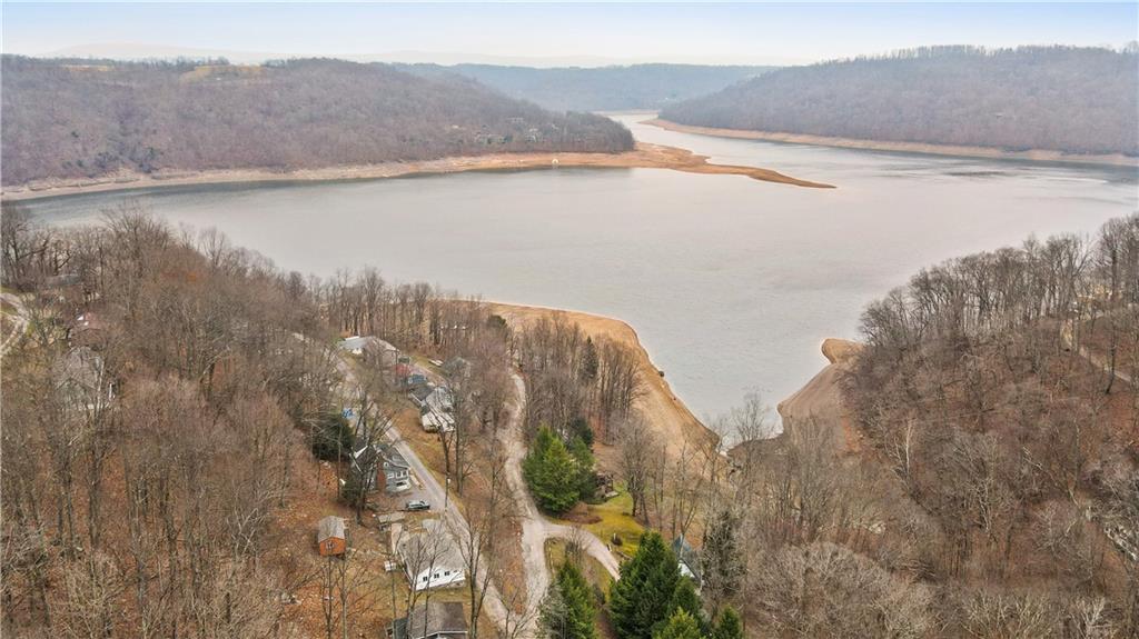 2570 Lakeview Road Confluence, PA 15424 - Photo 4 of 25