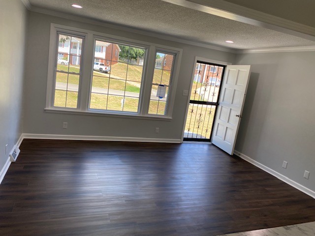 502 Pollard Road Clarksville, TN 37042 - Photo 3 of 26 Gallery Image 3