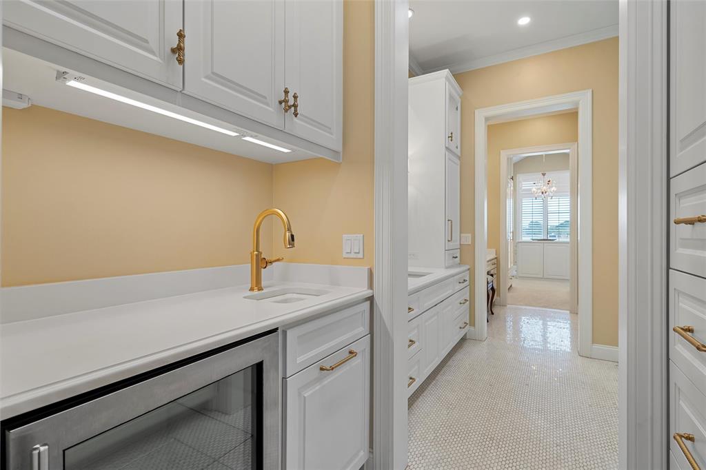 1600 Ridgewood Drive Waco, TX 76710 - Photo 32 of 40 a bathroom with a sink and a mirror