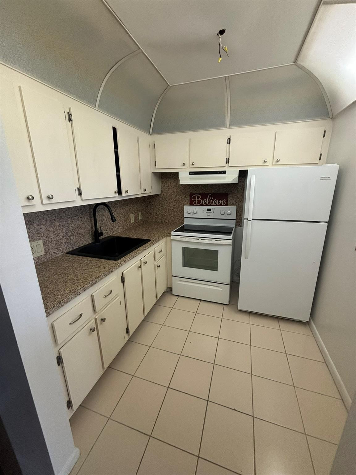 146 Preston F, Unit 146 Boca Raton, FL 33434 - Photo 4 of 11 Photo 4